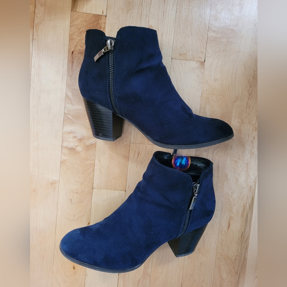 Style & Co Women Size 7M Navy Faux Suede Jamila Block Heel Ankle Booties